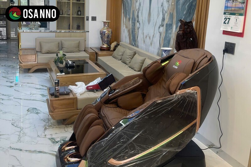 Bạn nên đặt ghế trên bề mặt phẳng, chắc chắn và khô ráo