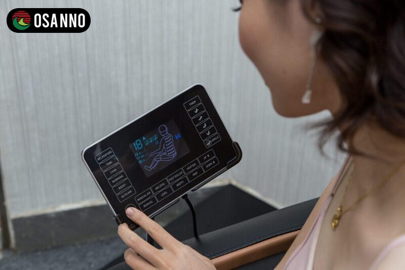 Không thao tác cho đến khi hoàn tất quá trình reset ghế massage