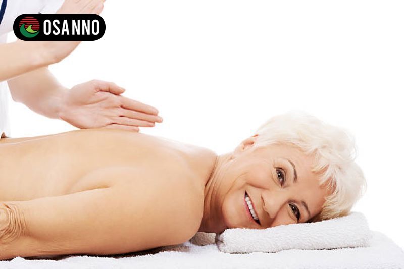 Massage lưng mang lại cảm giác thư giãn, hỗ trợ giảm đau, giúp bạn ngủ ngon hơn