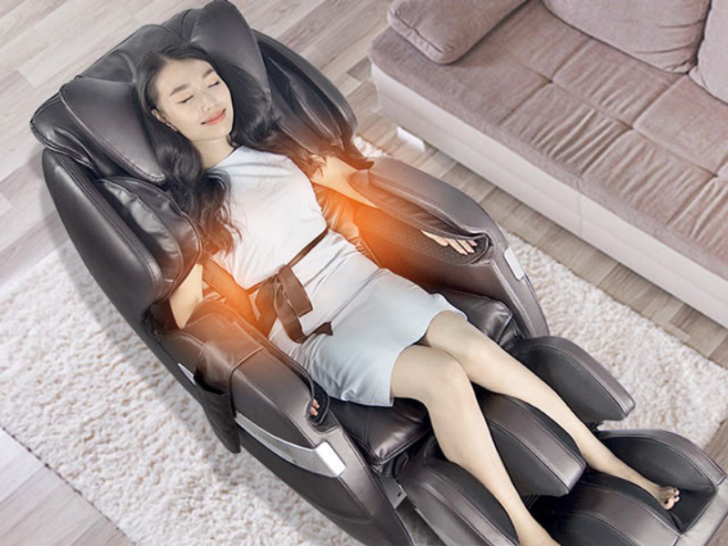 Ghế massage trị liệu giúp thư giãn cơ bắp, giảm căng thẳng và mệt mỏi