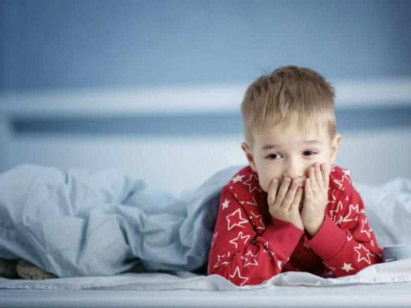 Người trẻ, người lớn, trẻ em dễ bị rối loạn giấc ngủ