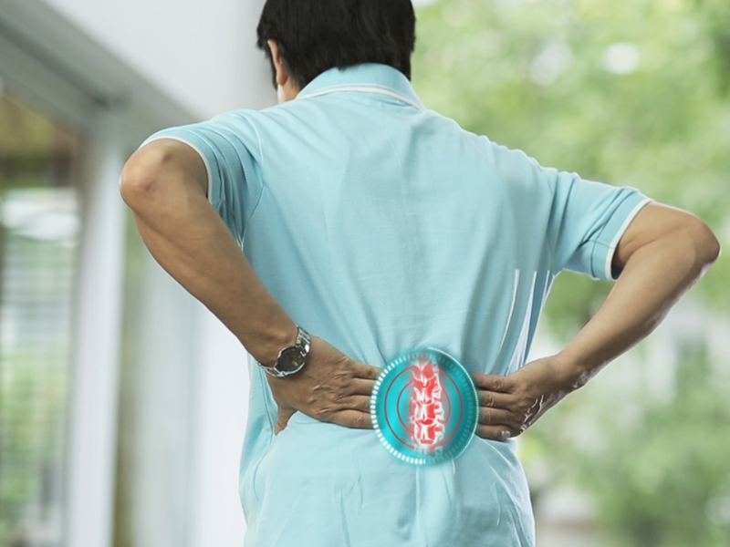 Lão hóa, tư thế sai, ít vận động và thừa cân là những nguyên nhân chính.