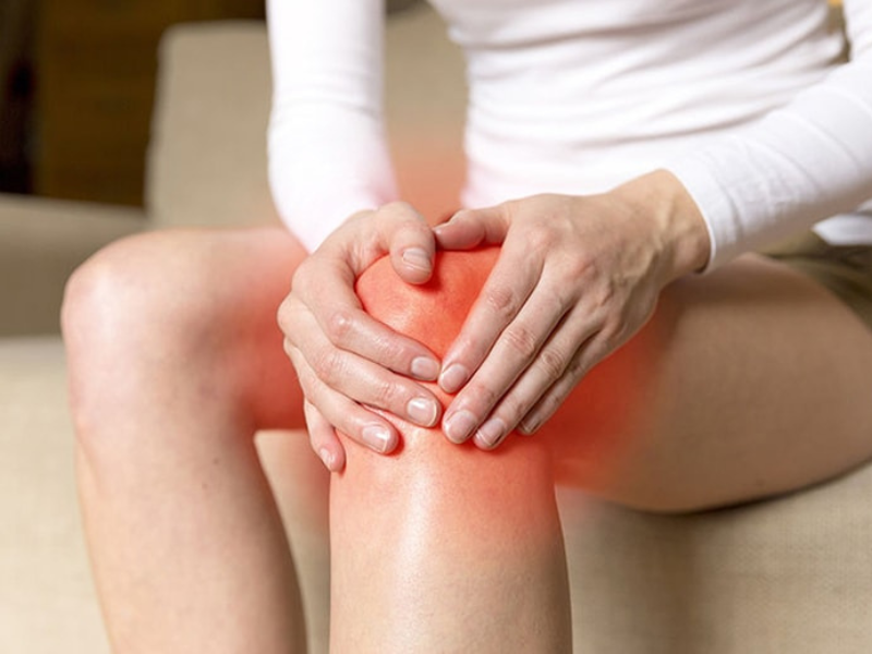 Thoái hóa khớp gối gây đau nhức và hạn chế vận động