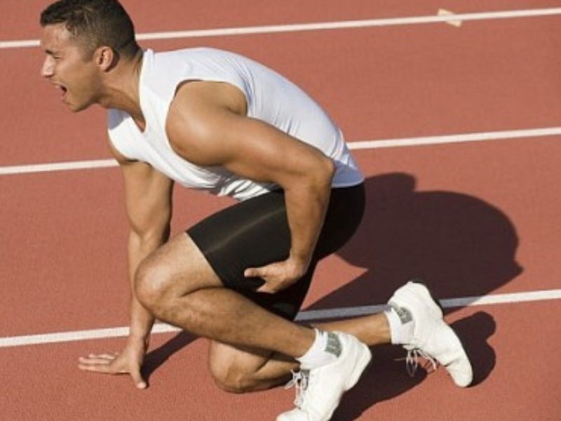 Vận động quá sức dễ gây chuột rút cơ bắp