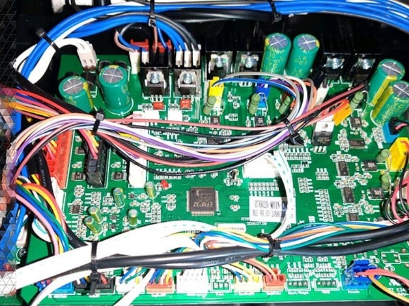Bo mạch điều khiển ghế massage gặp lỗi khiến hệ thống tự ngắt điện