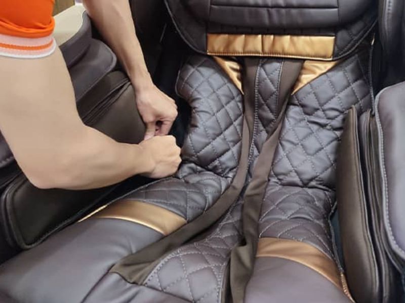 Kiểm tra hoạt động của ghế sau khi vệ sinh 