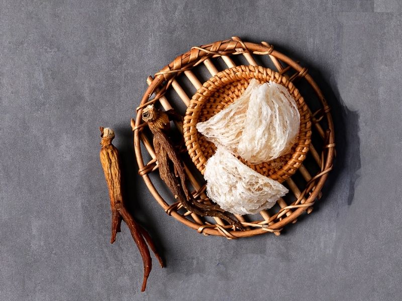 Yến sào, nhân sâm, đông trùng hạ thảo bồi bổ sức khỏe ông bà