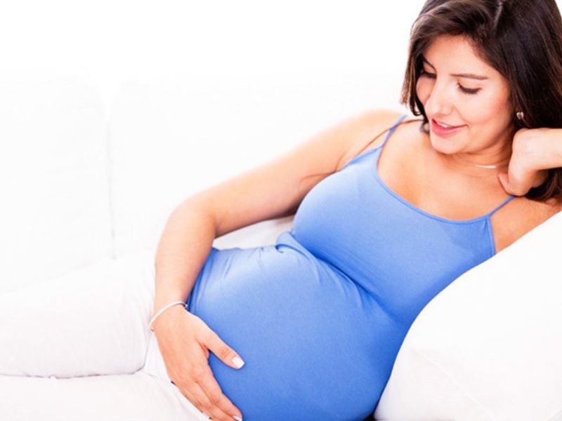 Phụ nữ mang thai không nên sử dụng ghế massage trong 3 tháng đầu và cuối